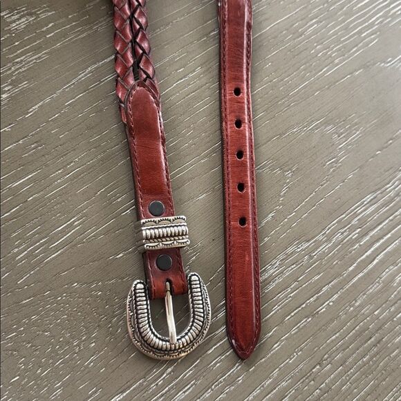 Justin Boots VNTG 1996 Brown Leather Belt Silver Buckle Conchos Western Size 28 - Picture 4 of 16
